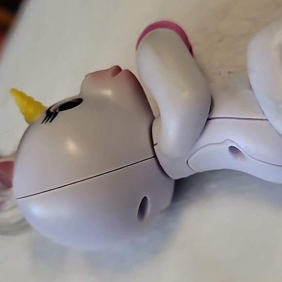 Wow Wee Untamed Fingerlings Baby Unicorn (lavender) Interactive Electronic - Picture 3 of 6